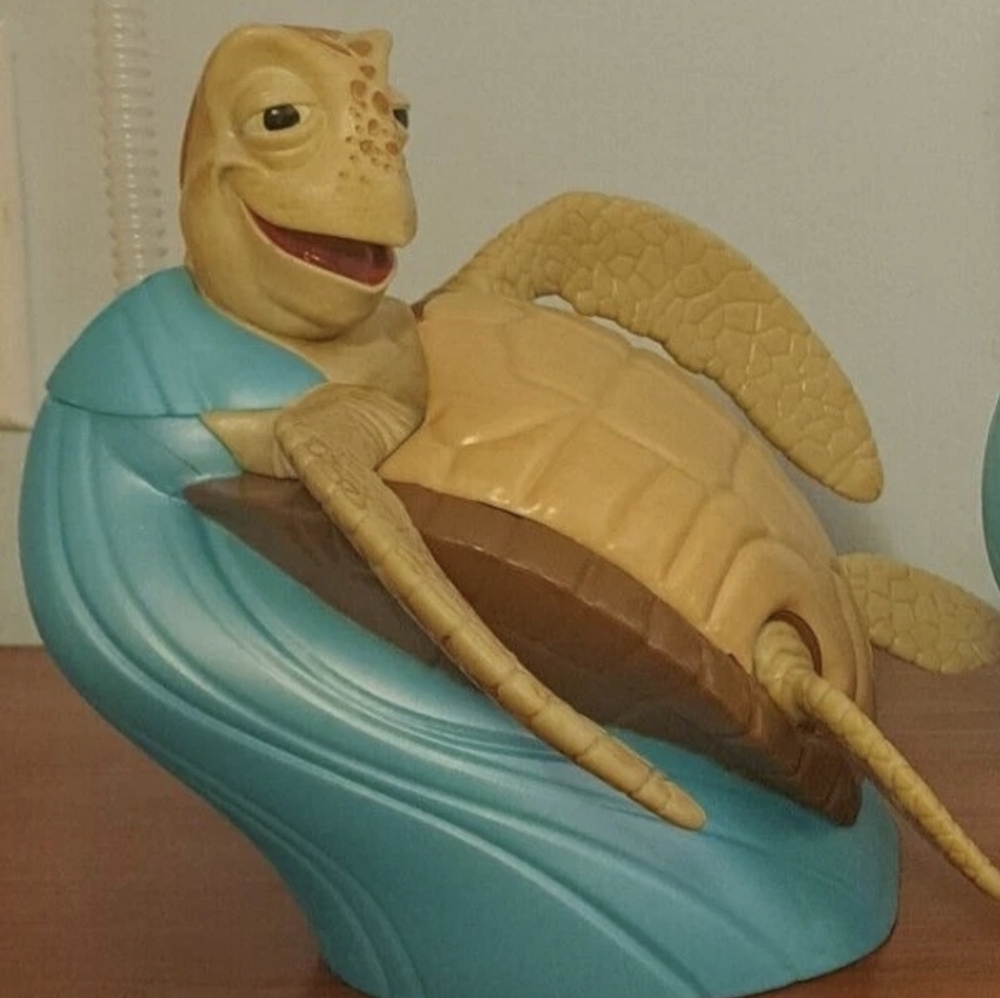 Disney Parks DCL Finding Nemo Crush Turtle Surfer Sipper Cup